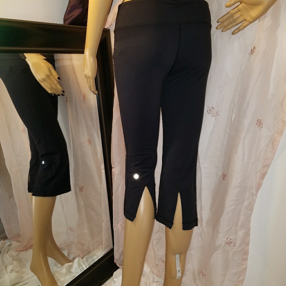 Lululemon Gather &Crow crops 6 blk EUC!